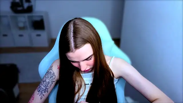 StellaLawless online show from 11.10.25