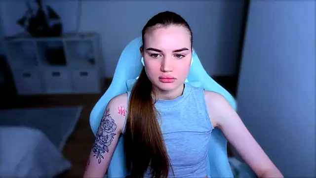 StellaLawless online show from 12.21.25