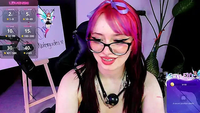 Snapshot of annie_berry chatting on 01.05.25 annie berry online show from 01.05.25