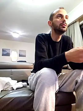 Snapshot of denisxlRo chatting on 12.14.25 denisxlRo online show from 12.14.25