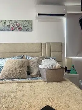 valecruz903 online show from 04.09.26