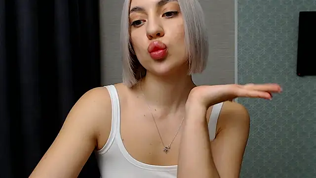 hot-sasha9 online show from 02.06.25