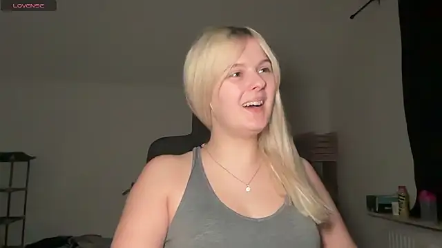 Allylove03 online show from 09.22.25