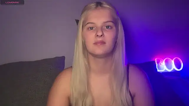 Allylove03 online show from 12.16.25