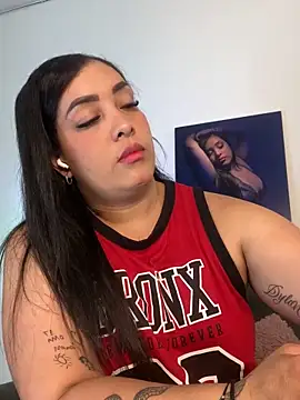 Snapshot of Sheeryl__ chatting on 10.09.25 Sheeryl online show from 10.09.25