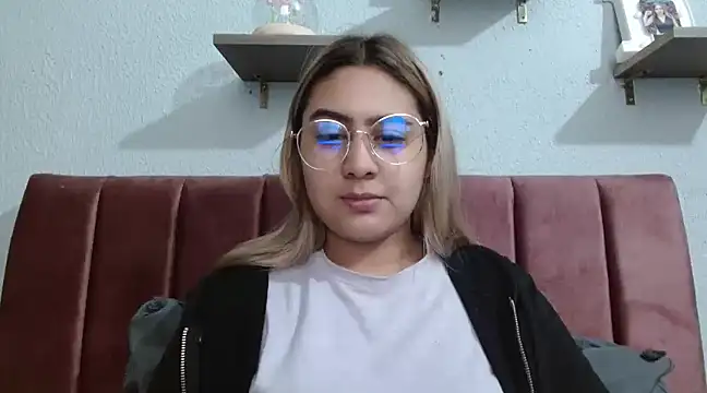 Miabonnett  online show from 01.26.25