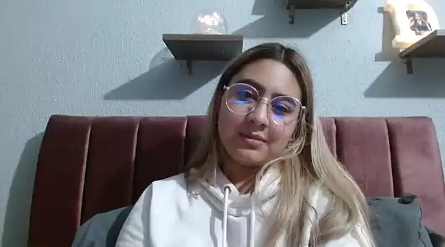 Miabonnett  online show from 01.29.25