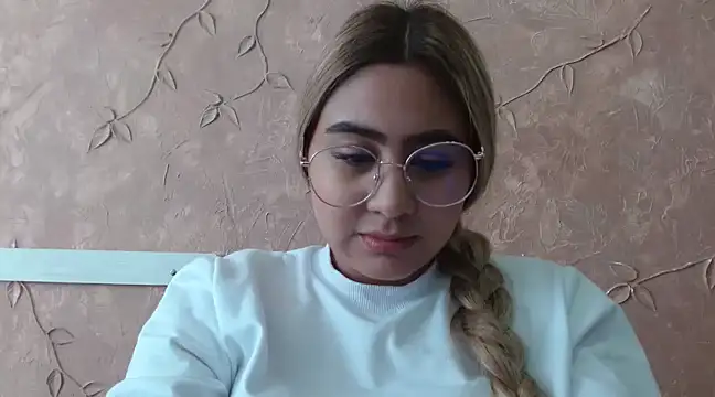 Miabonnett  online show from 02.05.25