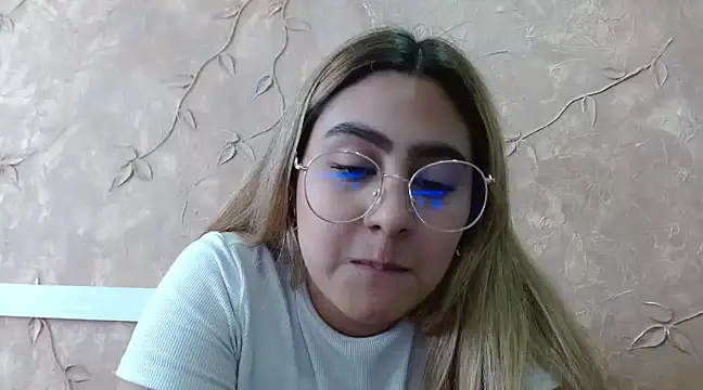 Miabonnett  online show from 02.21.25