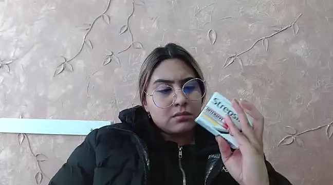 Miabonnett  online show from 03.04.25