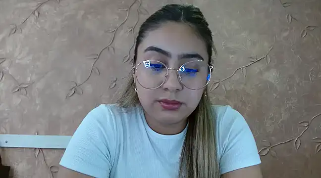 Miabonnett  online show from 03.14.25