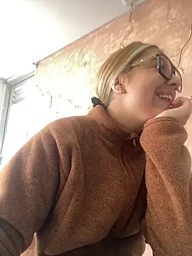 Miabonnett  online show from 11.03.25