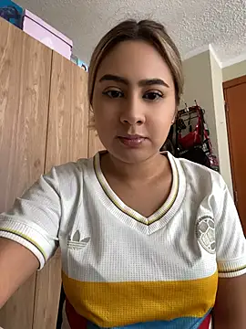 Snapshot of Miabonnett_ chatting on 06.17.26 Miabonnett online show from 06.17.26
