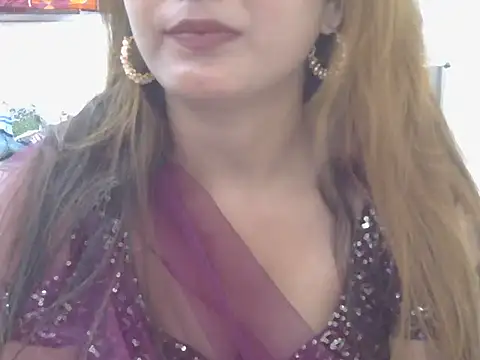 Snapshot of Model-Tanya chatting on 03.12.25 Model-Tanya online show from 03.12.25