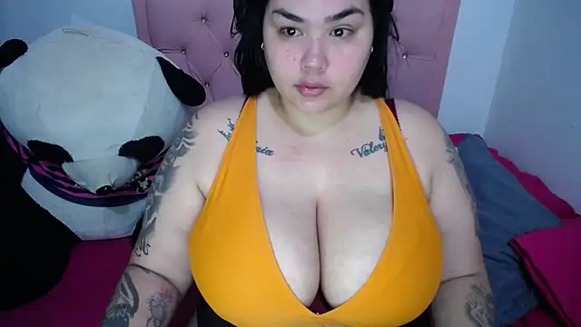 Snapshot of Fernanda_Big_Boobs chatting on 06.11.26 Fernanda Big Boobs online show from 06.11.26