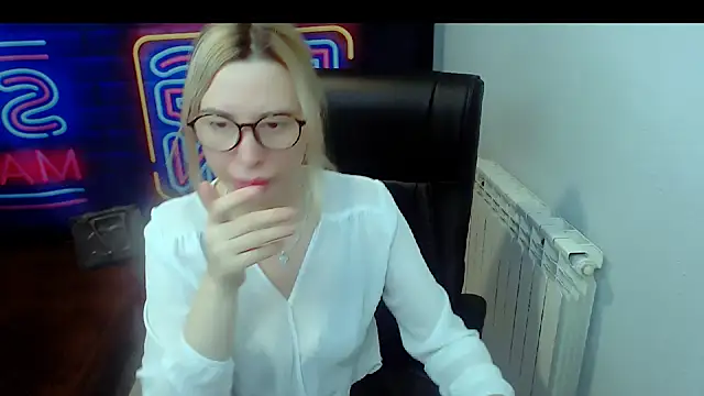 Snapshot of kerakiss877 chatting on 02.13.25 kerakiss877 online show from 02.13.25