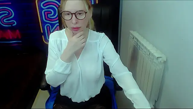 Snapshot of kerakiss877 chatting on 02.19.25 kerakiss877 online show from 02.19.25