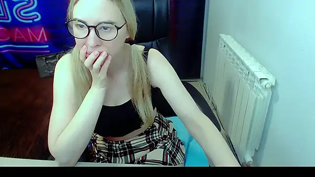 Snapshot of kerakiss877 chatting on 03.05.25 kerakiss877 online show from 03.05.25