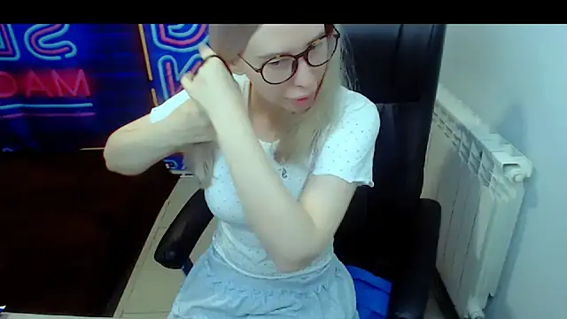 Snapshot of kerakiss877 chatting on 03.19.25 kerakiss877 online show from 03.19.25