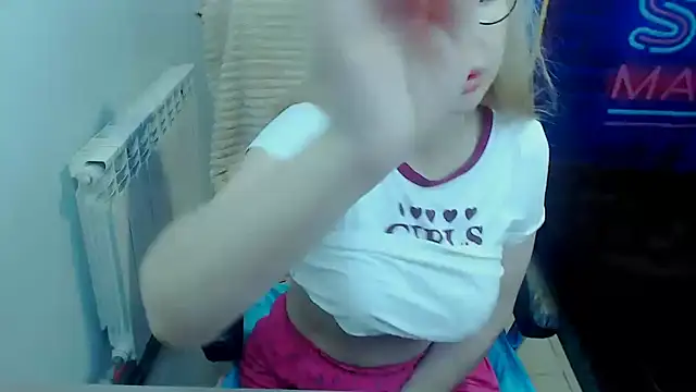 Snapshot of kerakiss877 chatting on 11.09.25 kerakiss877 online show from 11.09.25