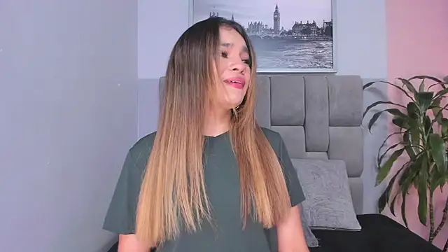 Snapshot of selene_tylor_ chatting on 09.18.25 selene tylor online show from 09.18.25