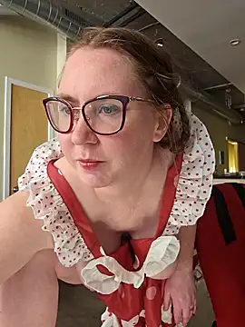 Snapshot of littlelustlamb chatting on 02.21.25 littlelustlamb online show from 02.21.25