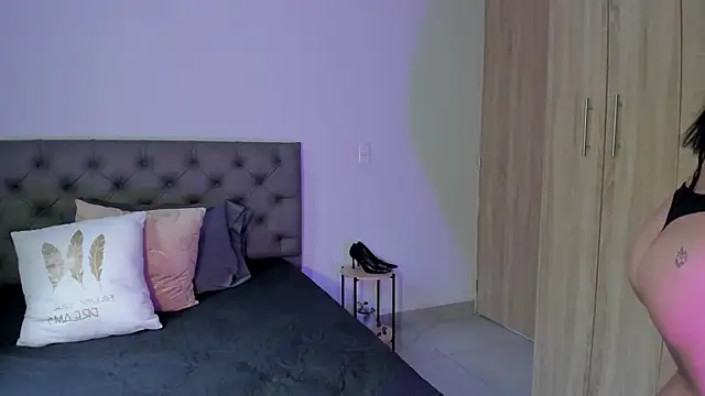 Snapshot of Deborah_Colins chatting on 11.07.25 Deborah Colins online show from 11.07.25