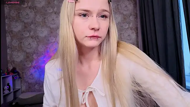 Snapshot of Milia_Parker chatting on 07.07.26 Milia Parker online show from 07.07.26