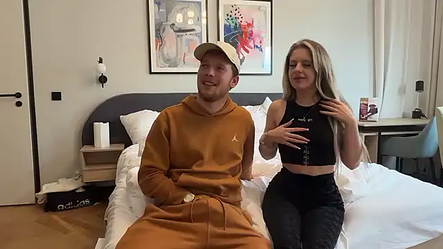 Snapshot of NickyGold_Official chatting on 01.29.25 NickyGold Official online show from 01.29.25