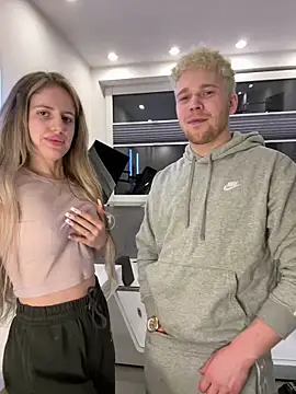 Snapshot of NickyGold_Official chatting on 02.26.25 NickyGold Official online show from 02.26.25