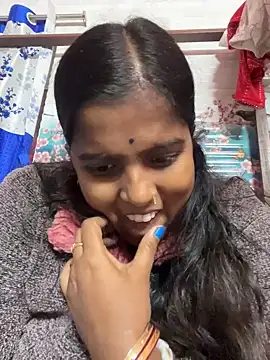 Snapshot of Beauty-queen chatting on 01.12.25 Beauty-queen online show from 01.12.25