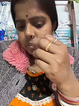 Snapshot of Beauty-queen chatting on 02.09.25 Beauty-queen online show from 02.09.25