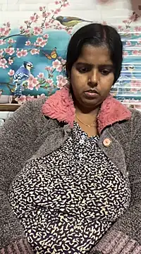 Snapshot of Beauty-queen chatting on 02.24.25 Beauty-queen online show from 02.24.25