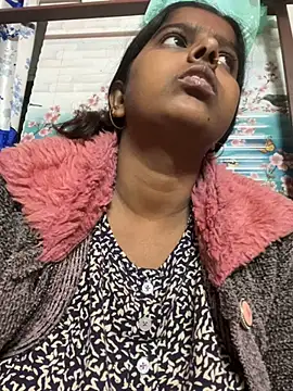 Snapshot of Beauty-queen chatting on 02.27.25 Beauty-queen online show from 02.27.25