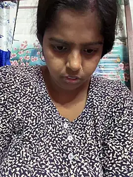 Snapshot of Beauty-queen chatting on 03.05.25 Beauty-queen online show from 03.05.25