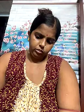 Snapshot of Beauty-queen chatting on 09.10.25 Beauty-queen online show from 09.10.25