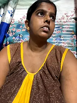 Snapshot of Beauty-queen chatting on 09.20.25 Beauty-queen online show from 09.20.25