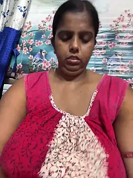Snapshot of Beauty-queen chatting on 09.21.25 Beauty-queen online show from 09.21.25