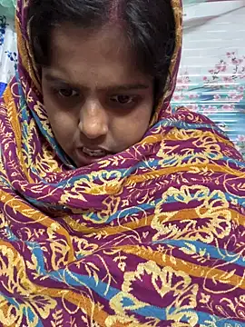 Beauty-queen online show from 12.20.25