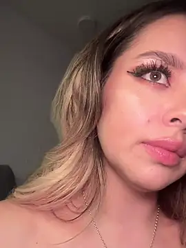 Alirawrz online show from 02.26.25