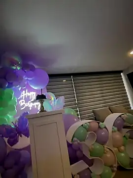 Alirawrz online show from 10.25.25