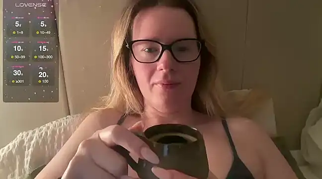 redheadrosie69 online show from 02.18.25