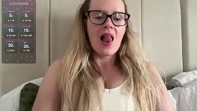 redheadrosie69 online show from 02.19.25