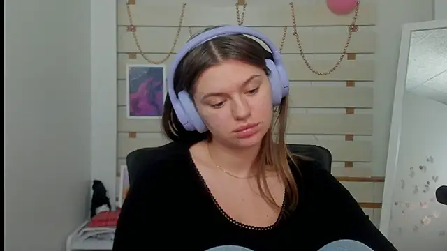 Josephine Kiss online show from 02.23.25