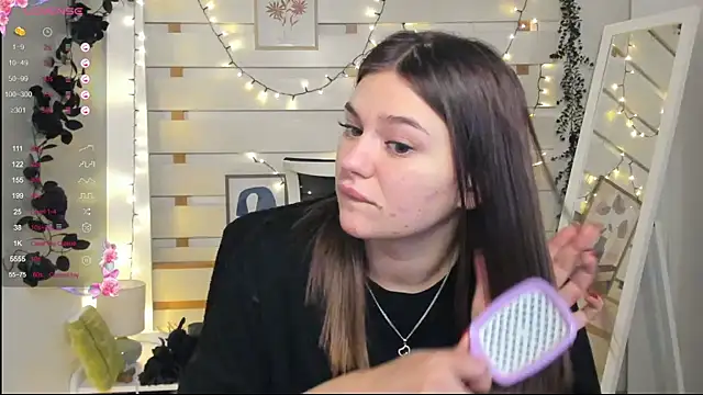 Josephine Kiss online show from 01.10.26