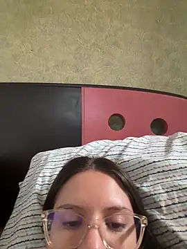 livgomez online show from 02.23.25