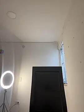 livgomez online show from 02.25.25