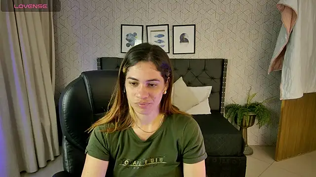 Snapshot of sussy__stone chatting on 12.18.24 sussy stone online show from 12.18.24