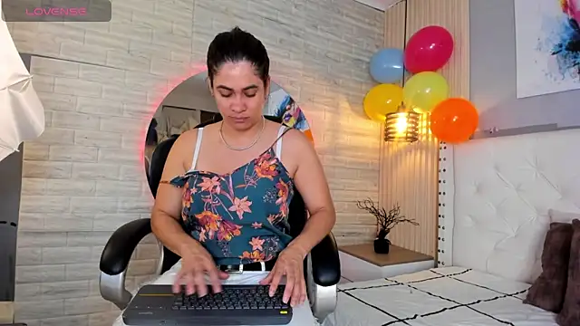 Snapshot of sussy__stone chatting on 05.14.26 sussy stone online show from 05.14.26