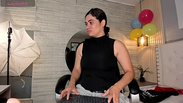 Snapshot of sussy__stone chatting on 05.15.26 sussy stone online show from 05.15.26